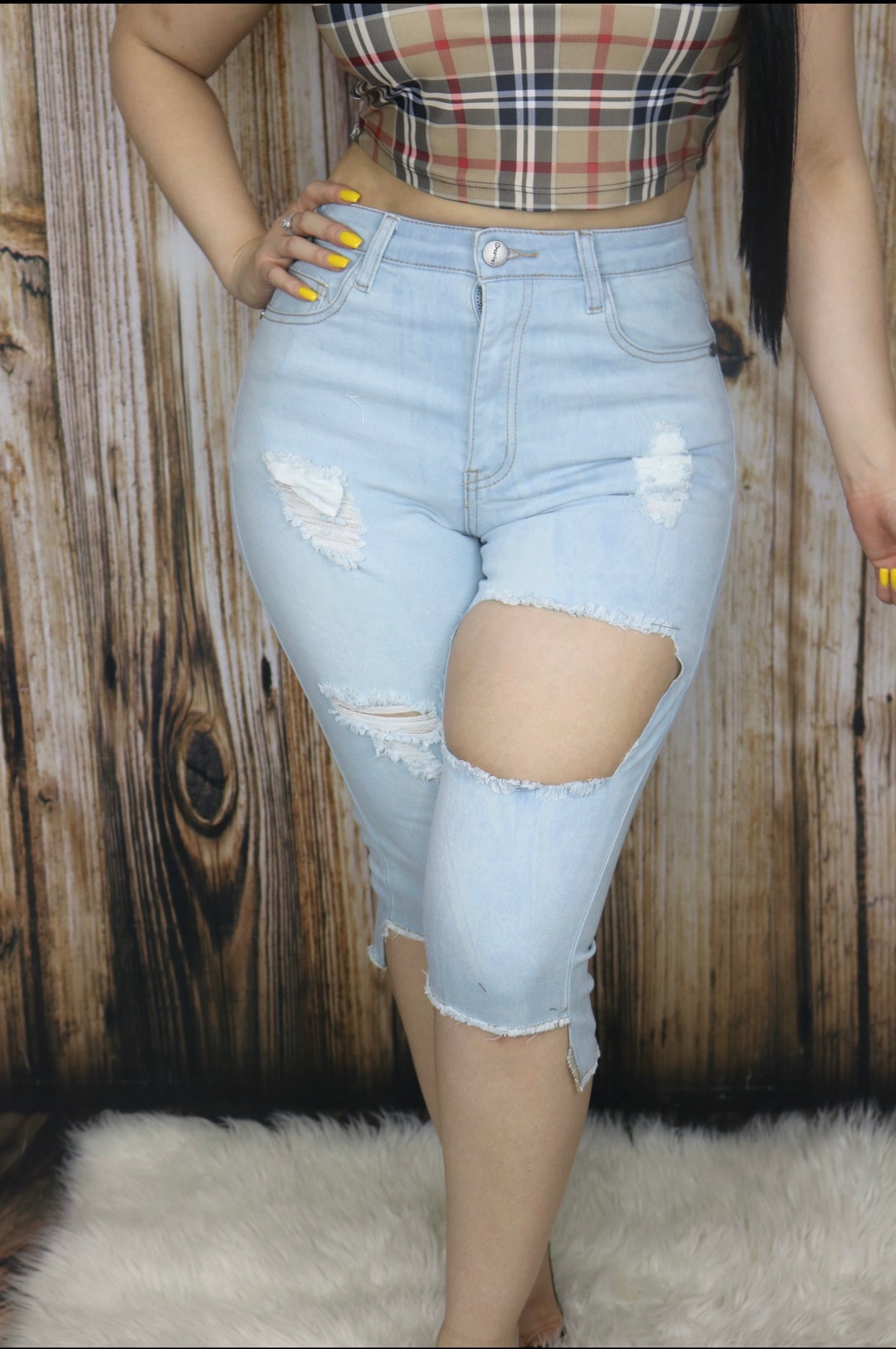 Light wash bermudas