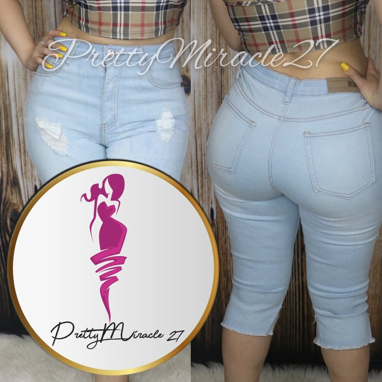 Light wash bermudas